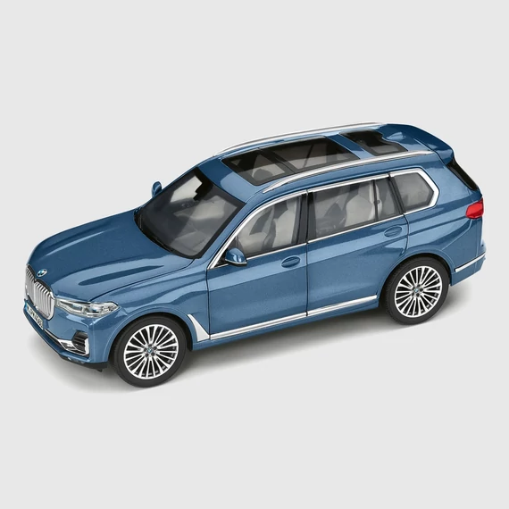 BMW X7 modellautó 1:18 kék (Phytonic Blue)