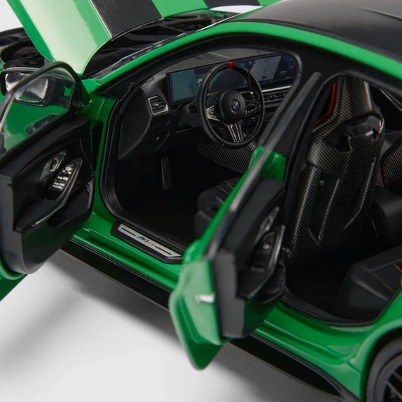 BMW M3 CS modellautó 1:18 zöld (Isle of Man Green) részletes belső térrel, nyitható ajtókkal