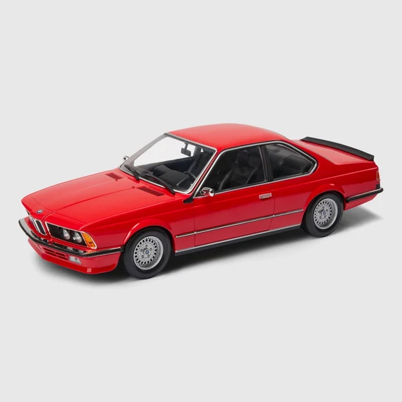 BMW 635 CSI modellautó 1:18 piros