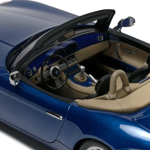 BMW Z8 ROADSTER modellautó 1:18 részletes belső térrel