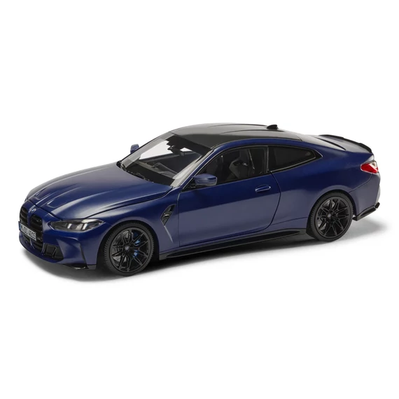 BMW M4 COUPE LCI (G82) modellautó 1:18 matt kék (Frozen Blue)