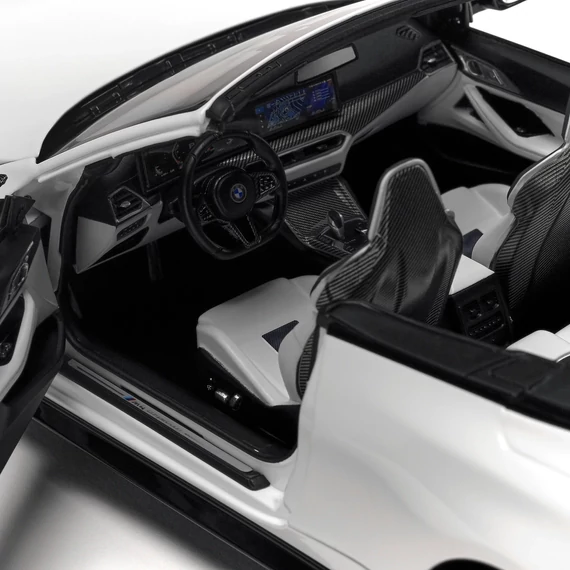 BMW M4 CABRIO LCI (G83) modellautó 1:18 fehér (Alpin White) részletes belső térrel, nyitható ajtóval